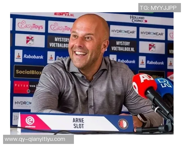 斯洛特谈伊萨克适应密集防守的挑战与球队战术调整的重要性 斯洛特谈伊萨克适应密集防守的挑战与球队战术调整的重要性