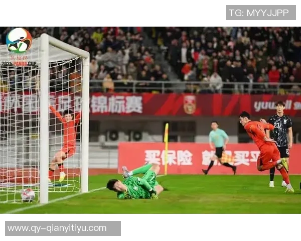 拜合拉木错失单刀良机对方门将神勇扑救令人叹息