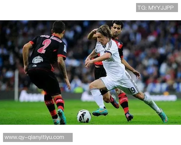 拉奥斯批评皇马对塞尔塔的裁判表现称情绪控制不当需提升比赛阅读能力